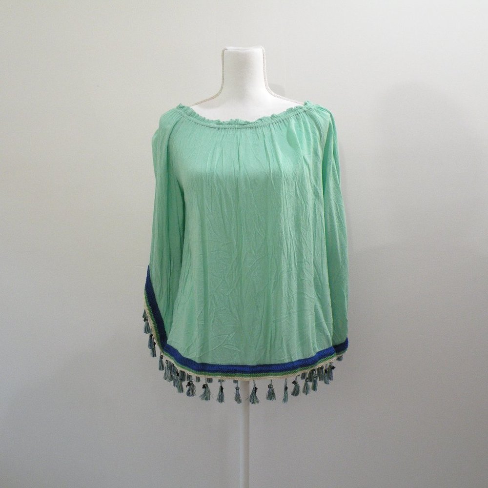 Velzera_M_used shirt with wide sleeve_green with hanging fringe